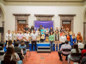 Secum entrega 100 guitarras a Sahuayo para conformar Orquesta Municipal