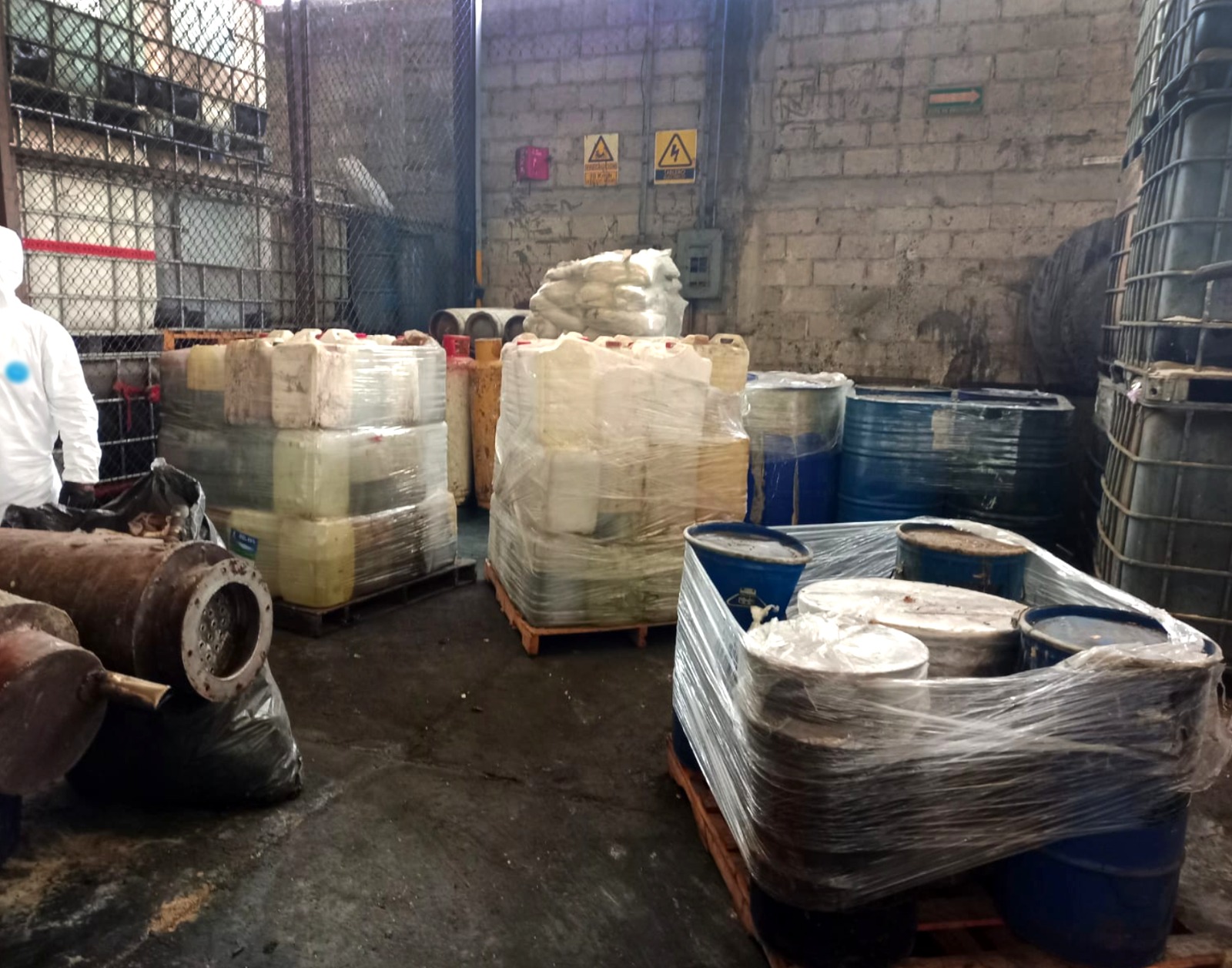 FGR DESTRUYE E INHABILITA CERCA DE CUATRO TONELADAS Y OCHO MIL LITROS DE PRECURSORES QUÍMICOS