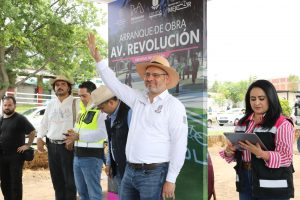 Bedolla continúa modernización de la avenida Revolución en Uruapan.
<br>