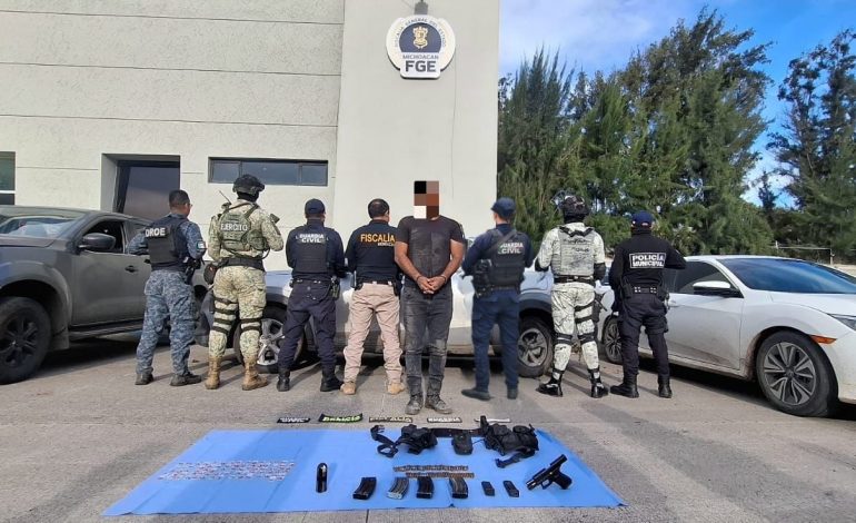 Un detenido en Álvaro Obregón, aseguran tres vehículos y armamento: SSP.