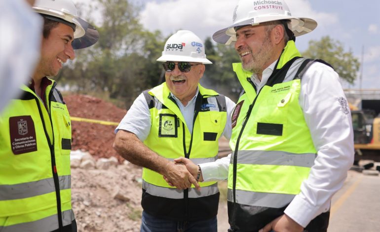 Supervisa Bedolla obra del distribuidor de la salida a Pátzcuaro; beneficiará a más de 250 mil habitantes.