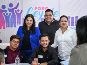 Realiza diputada Tere Herrera primer foro para construir la Ley de la Familia.