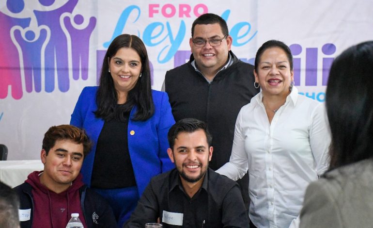 Realiza diputada Tere Herrera primer foro para construir la Ley de la Familia.