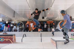 Bajopuente del Paso Catrinas da vida a la cultura urbana con su skatepark.<br>