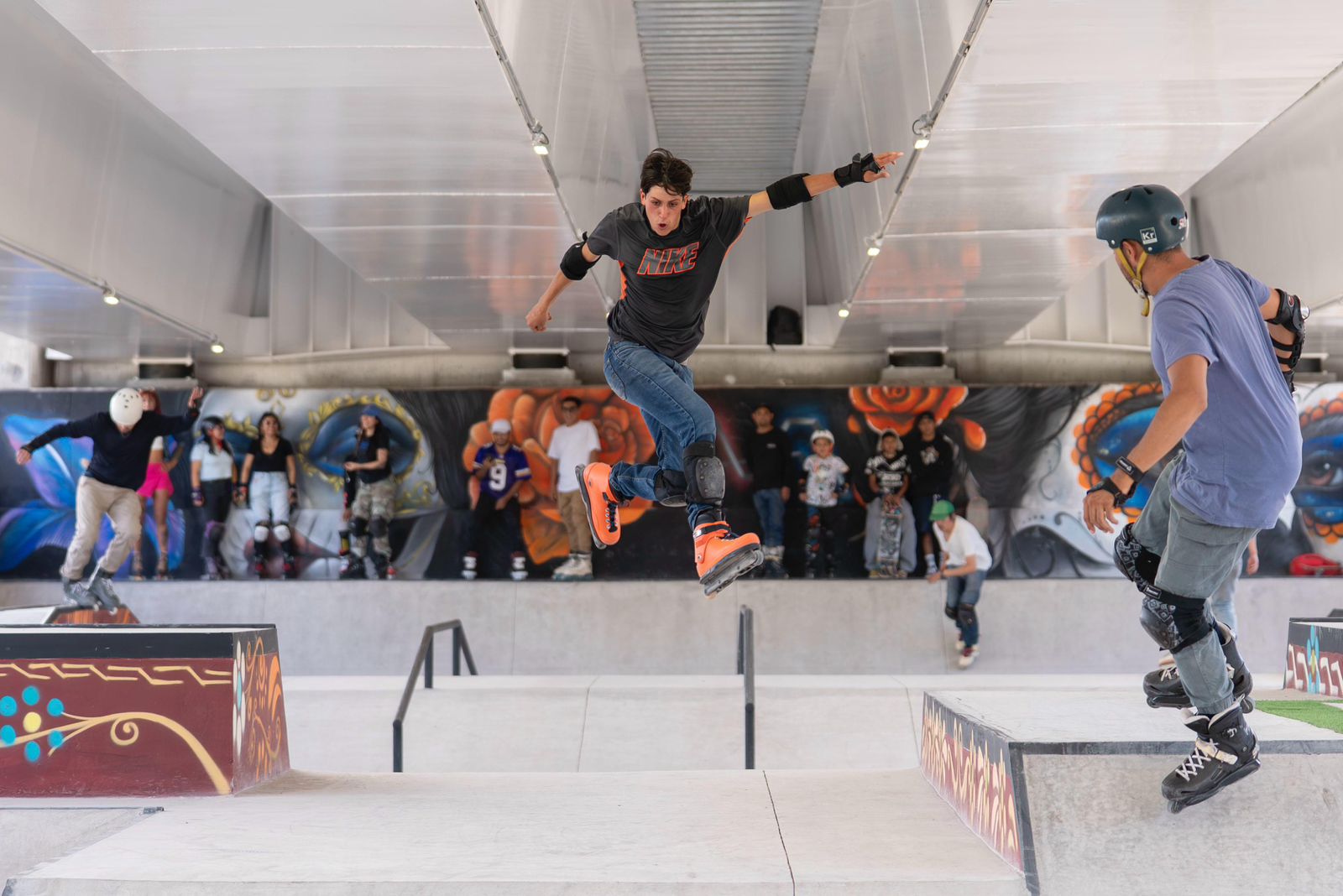 Bajopuente del Paso Catrinas da vida a la cultura urbana con su skatepark.