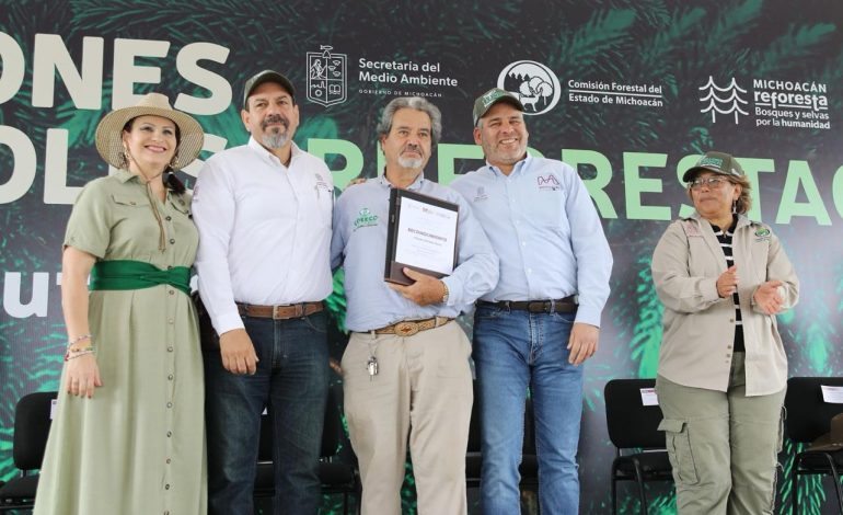 Arranca Bedolla reforestación 2025; despliega ejército verde para plantar 10 millones de árboles.