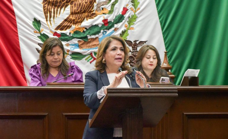 Presenta Fabiola Alanís reforma para apoyar a más de 800 mil mujeres dedicadas a la crianza.