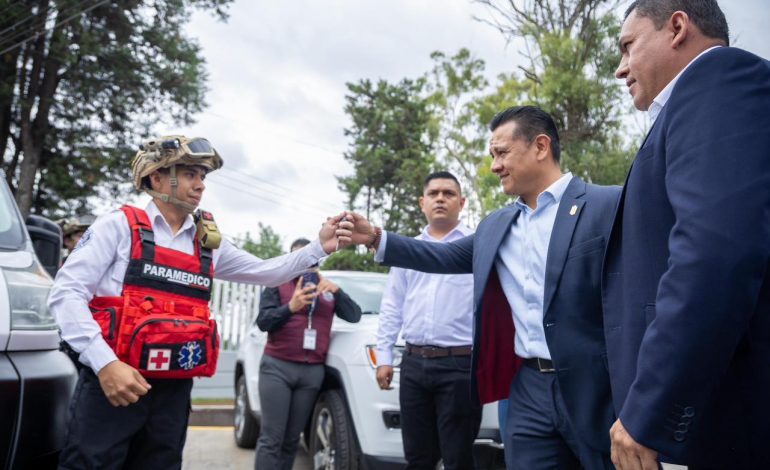 Entrega Torres Piña vehículos y equipo especializado al Sistema Penitenciario.