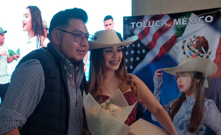 Viry Sandoval una chicana calentana que busca abrirse paso en la música en México