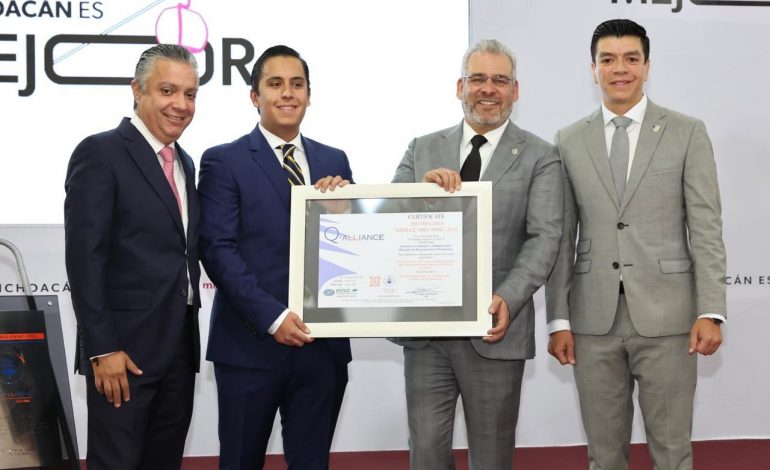 Recibe Bedolla certificación histórica por proceso del gasto público de Michoacán.