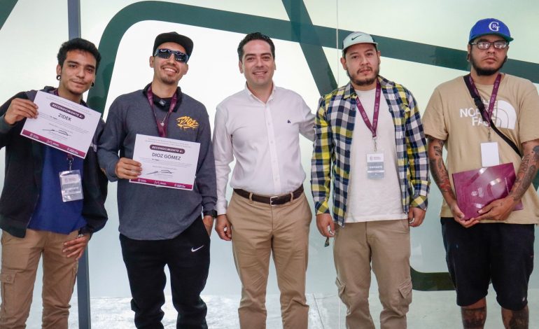 Paso Catrinas se viste de arte, SCOP entrega reconocimientos a artistas urbanos.