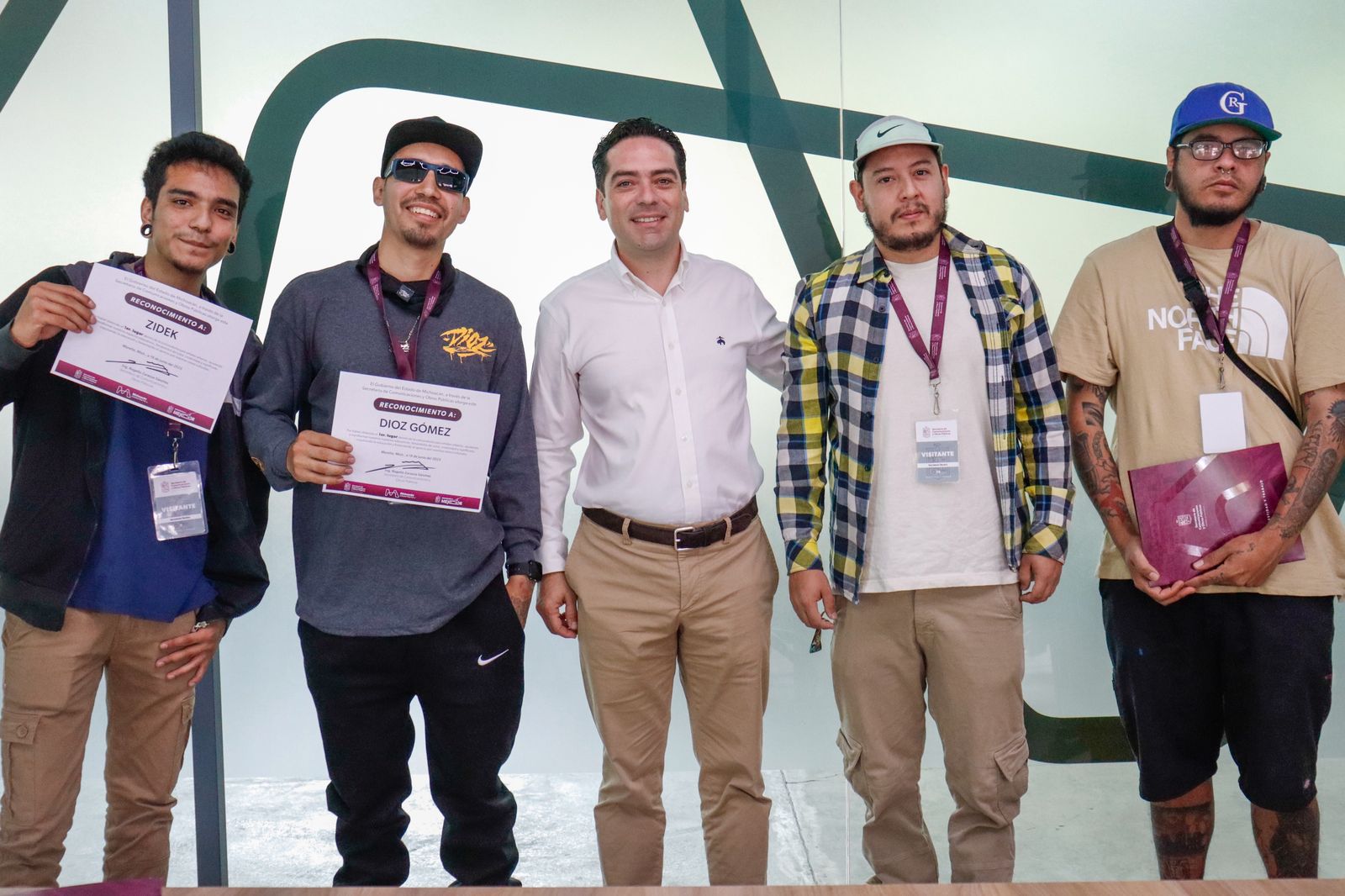 Paso Catrinas se viste de arte, SCOP entrega reconocimientos a artistas urbanos.