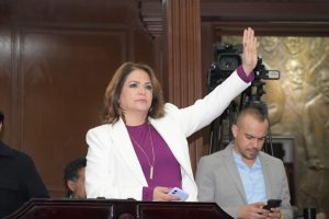 A parlamento abierto la alternancia de género: Fabiola Alanís.