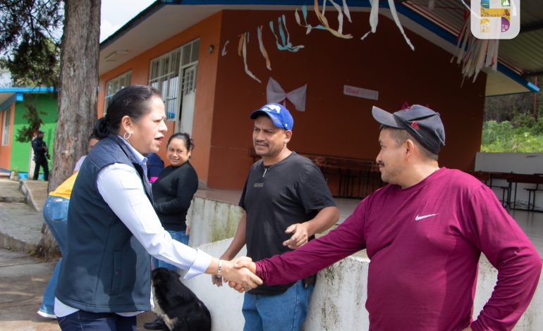 Con el fin de conocer sus necesidades, la Presidenta Municipal, Jeovana Alcántar, visitó la Escuela Primaria Ignacio Zaragoza del Estanco.