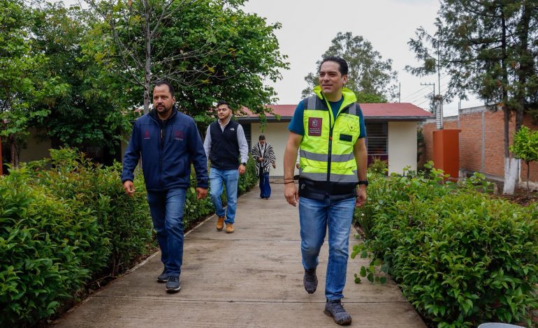 SCOP rehabilita primaria y telebachillerato de Morelia.