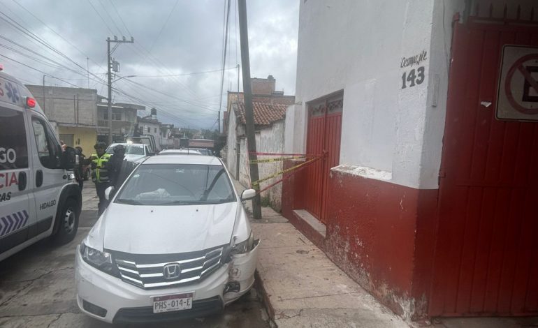 Conductor Pierde el Control y Provoca Múltiples Daños en CdHidalgo.