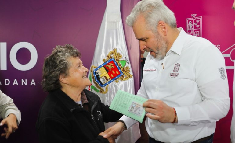 Sin contratiempos, emisión de visas del programa estatal Refami: Bedolla.