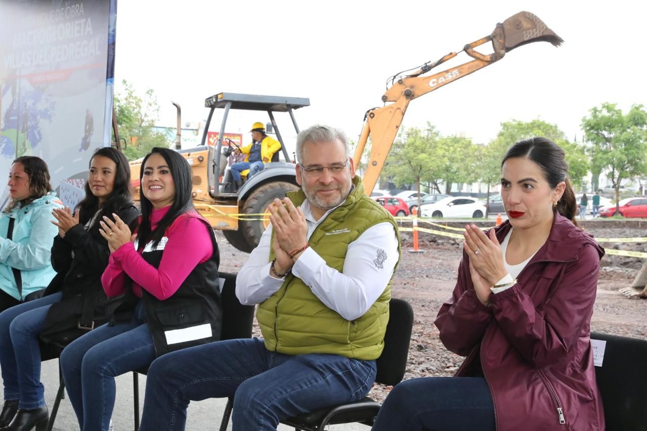 Arranca Bedolla construcción de parque en macroglorieta de Villas del Pedregal.