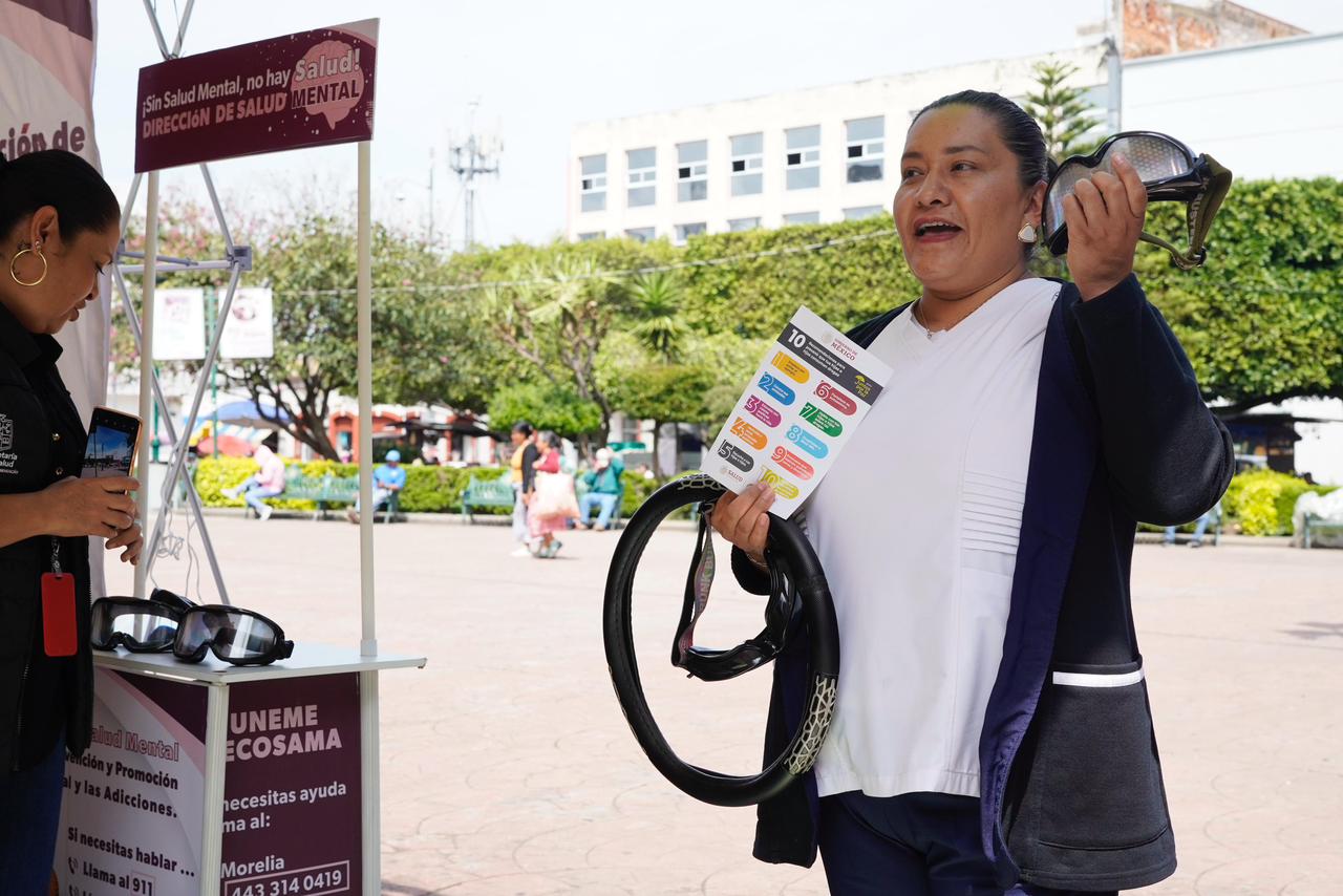 Acercan servicios integrales a la ciudadanía en Zitácuaro durante jornada social estatal