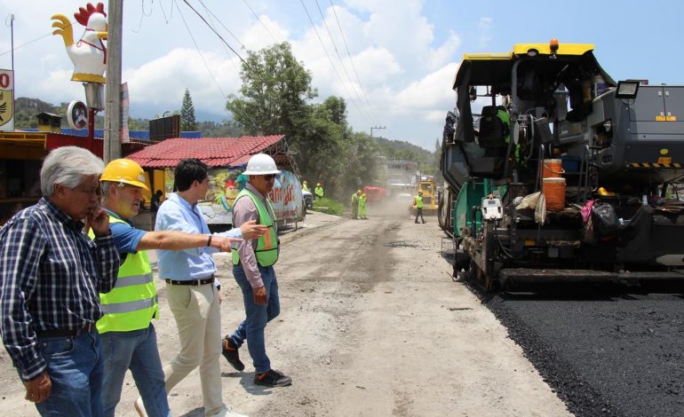 Toño Ixtláhuac supervisa avance de obra clave para la conectividad de Zitácuaro con Morelia