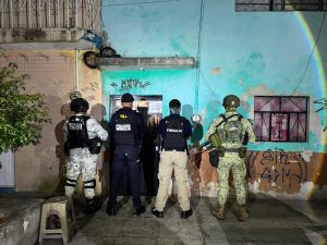 Fiscalía General ejecuta dos cateos en Morelia  y detiene a presuntos responsables de narcomenudeo