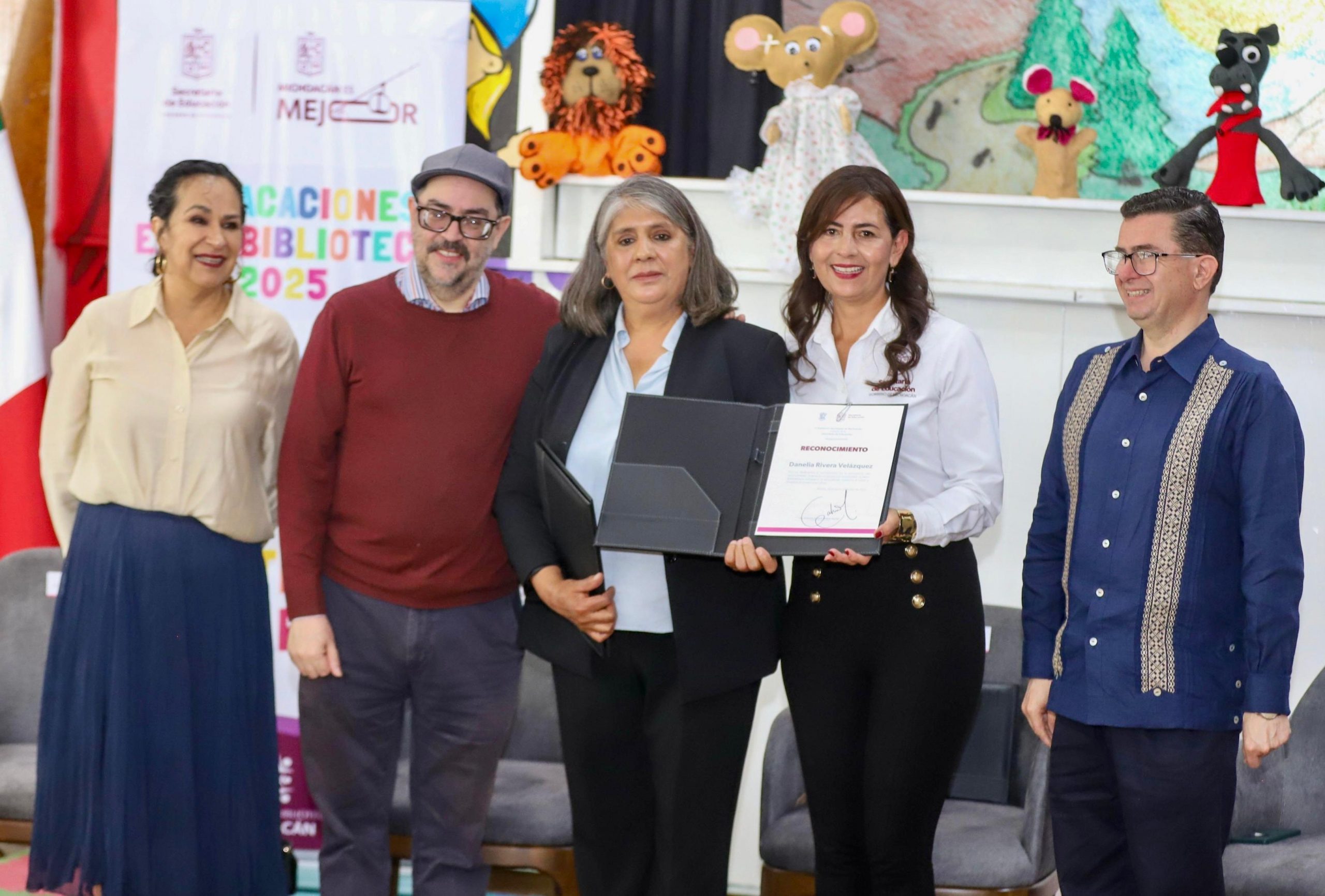 Bibliotecas reciben a miles de niñas y niños con cursos de verano: Gabriela Molina