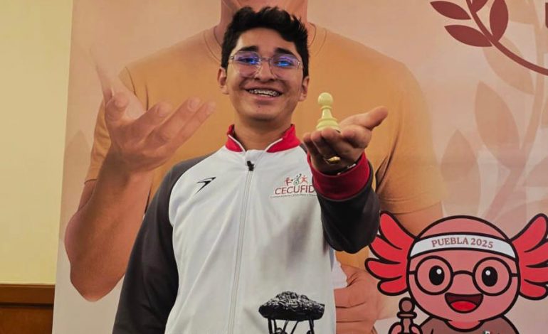 Michoacán se consolida en Olimpiada Nacional con medallas en canotaje y ajedrez