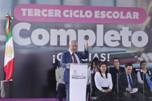 Michoacán logra un tercer ciclo escolar completo; Bedolla agradece a docentes
