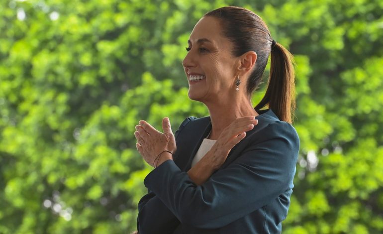 PRESIDENTA CLAUDIA SHEINBAUM CELEBRA PROGRAMA “SÍ AL DESARME, SÍ A LA PAZ” Y ANIMA A QUE EN TODOS LOS RINCONES DEL PAÍS SE ATIENDAN LAS CAUSAS QUE GENERAN LA VIOLENCIA