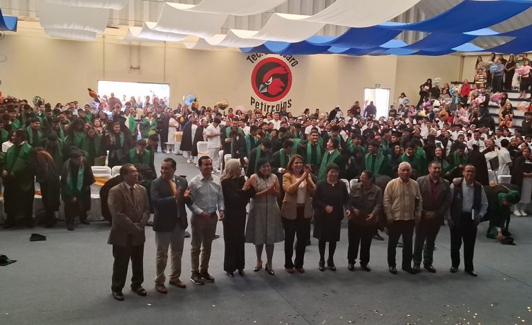 360 jóvenes cierran una etapa en el Conalep plantel 240 tras su Clausura