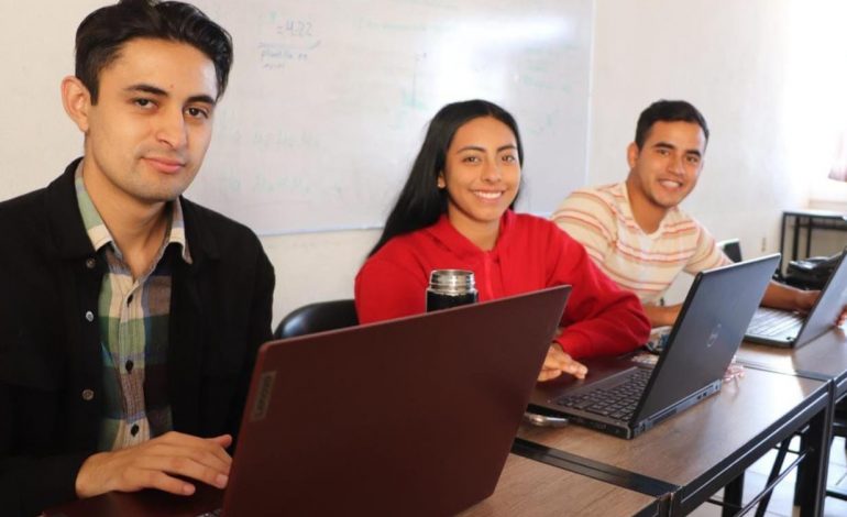 Abierta convocatoria para becas de licenciatura, posgrado y centros de capacitación: SEE