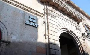 POR ACCESO ILÍCITO A SISTEMAS Y EQUIPOS DE INFORMÁTICA, FGR VINCULA A PROCESO A SERVIDOR PÚBLICO DEL SAT