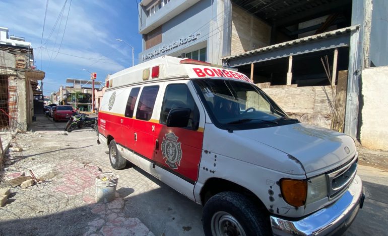 Hombre es Atropellado en la Carretera Zitácuaro-Morelia; Bomberos lo Trasladan a Hospital