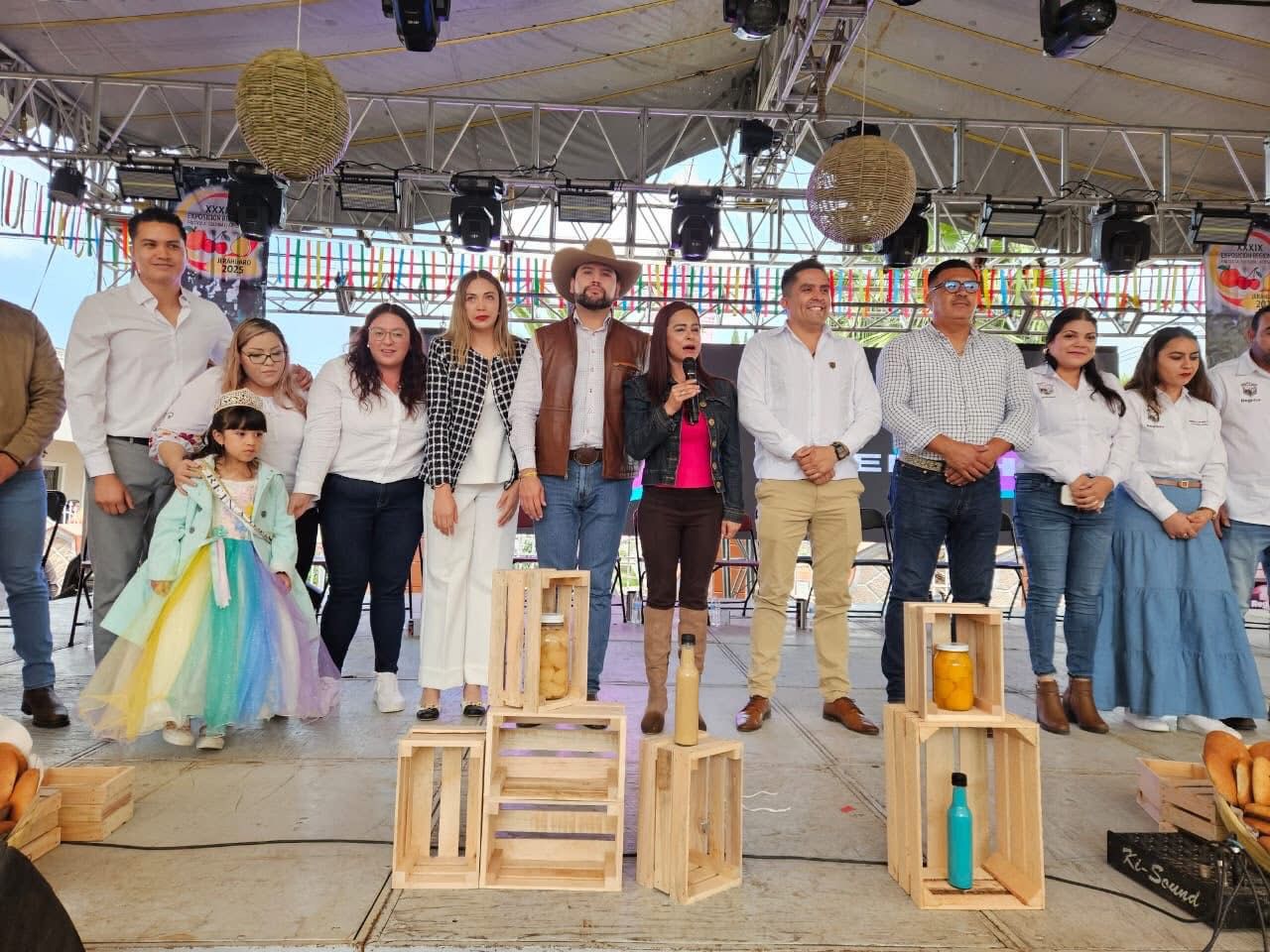 Impulsa Octavio Ocampo gestión para fortalecer a productores de ciruela y durazno en Zinapécuaro