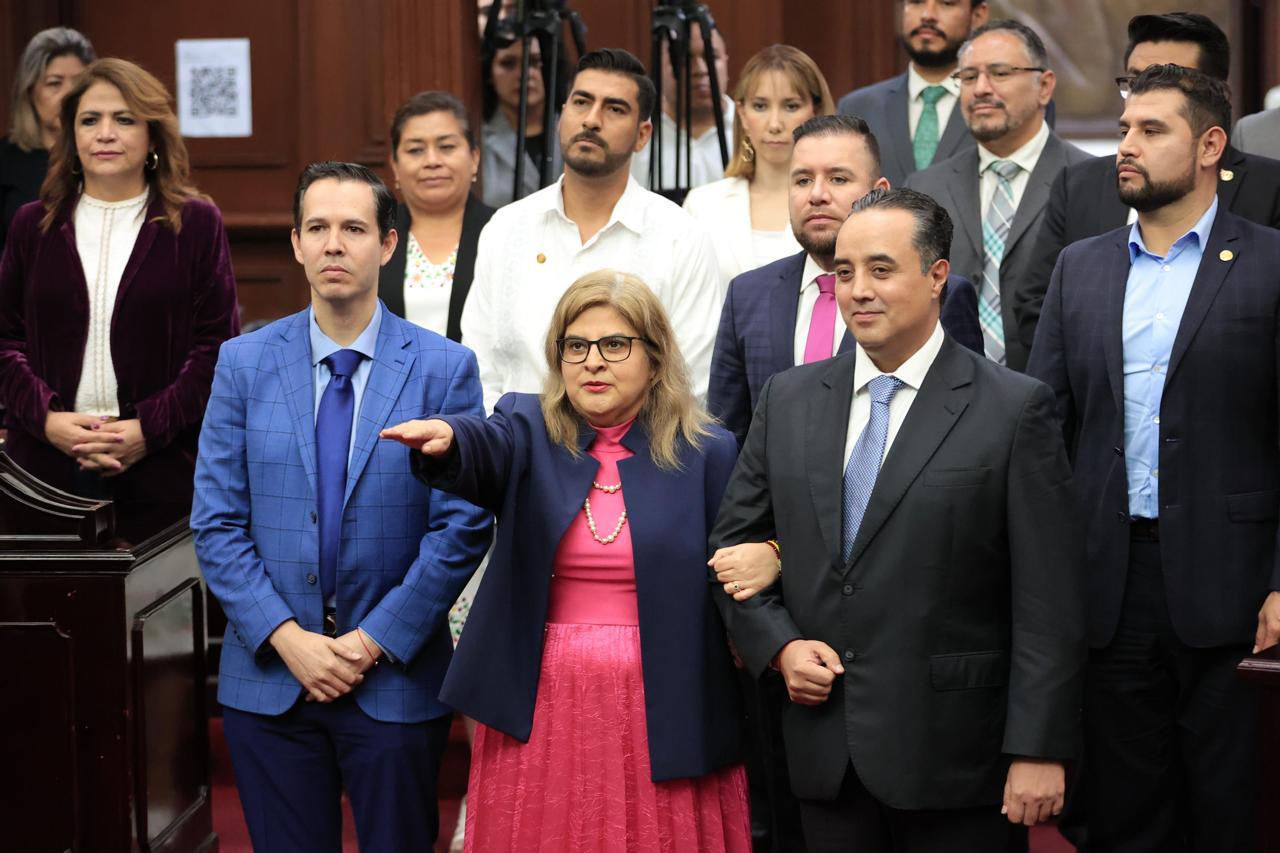 Azucena Marín Correa toma protesta como Magistrada del TAAM