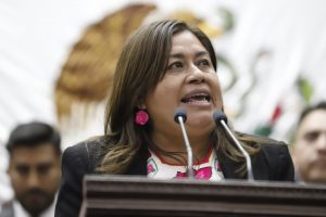 Belinda Iturbide propone conmemorar a Cuca García cada 17 de octubre