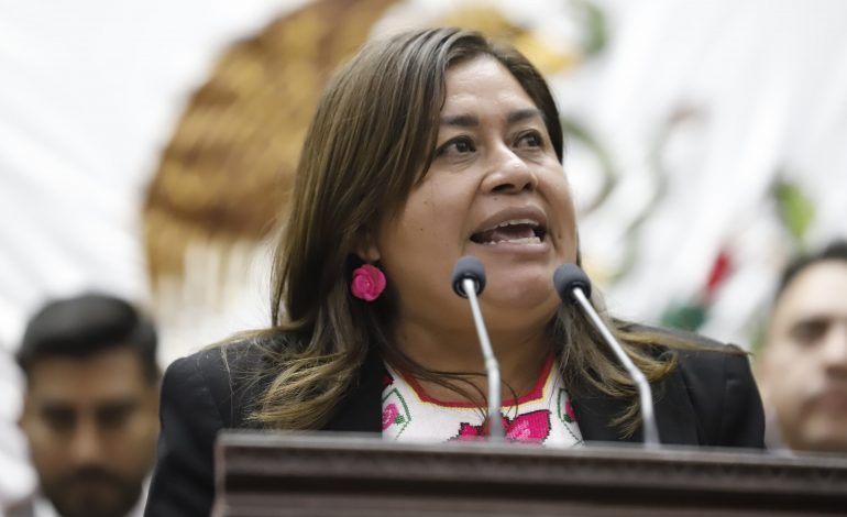 Belinda Iturbide propone conmemorar a Cuca García cada 17 de octubre