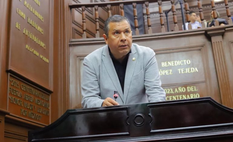 Juan Carlos Barragán propone que víctimas de accidentes viales no paguen grúas ni corralón
