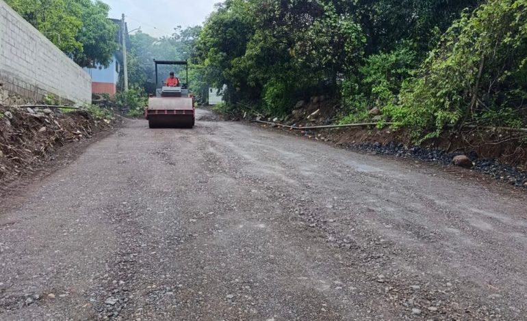 Mejora urbana en Taretan, SCOP pavimenta calle con inversión de 2.5 mdp