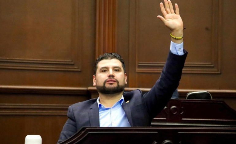En momento decisivo, Octavio Ocampo llama a cerrar filas por la seguridad y respalda designación del nuevo Fiscal