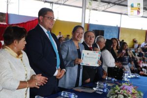 ​Jeovana Alcántar, presidió el acto de fin de cursos del ciclo escolar y graduación de la Generación 2022-2025 de la Escuela Preparatoria Taximaroa.