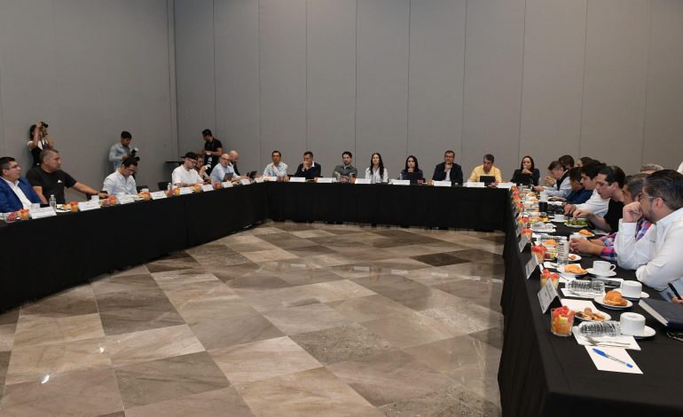 Avanza construcción de modelo laboral justo para sector aguacatero: Sedeco
