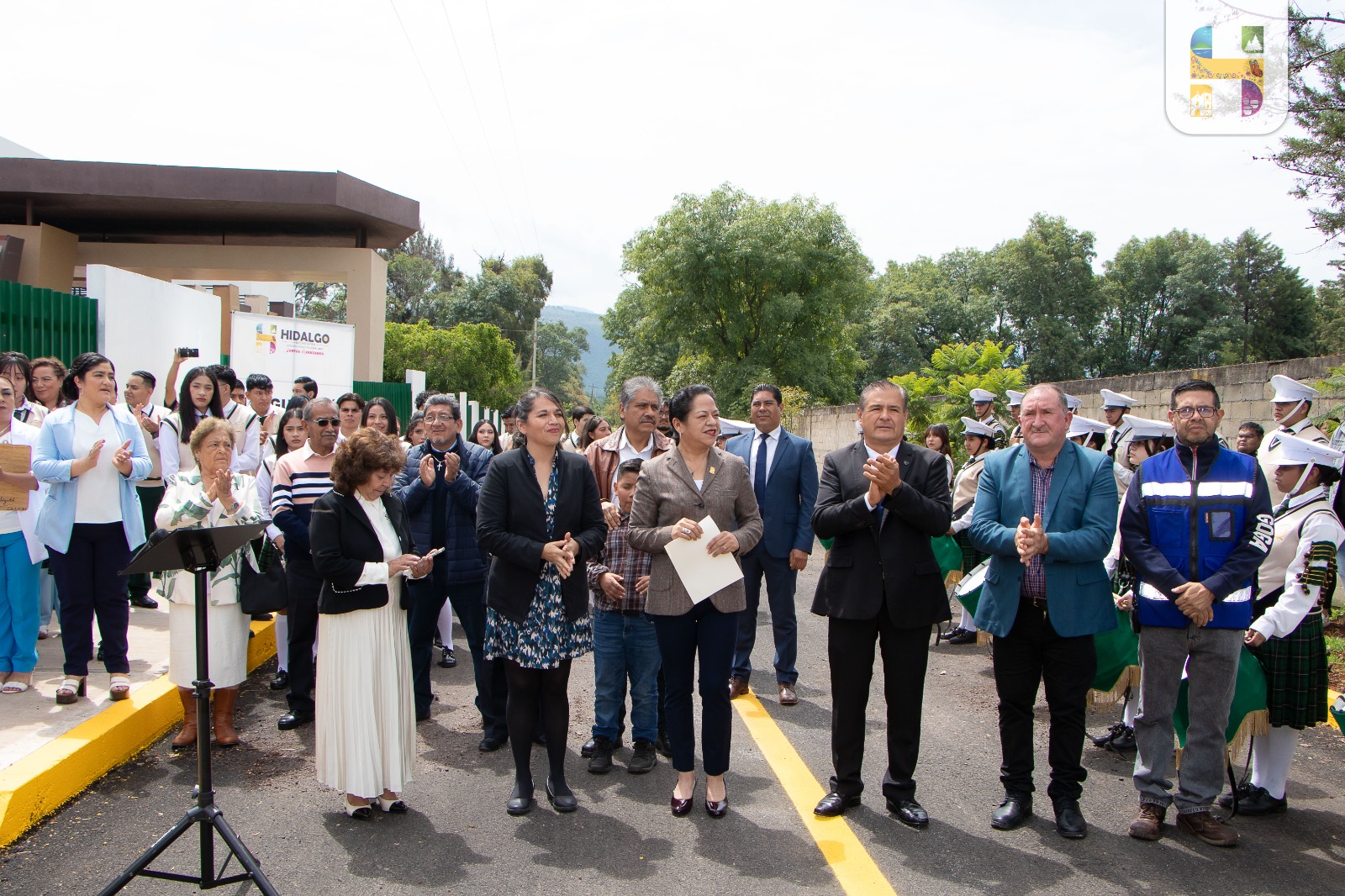 ​Jeovana Alcántar, inauguró la pavimentación asfáltica del camino de acceso al CBTF No.6, y andador de dicha institución educativa.