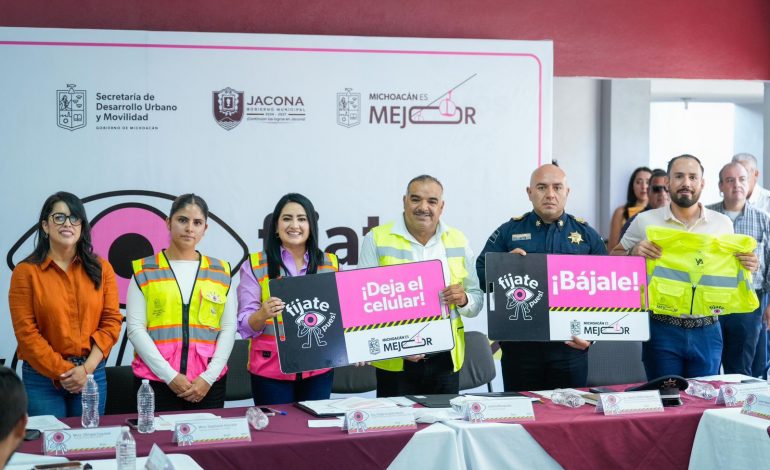 Gladyz Butanda promueve uso responsable del casco en Jacona
