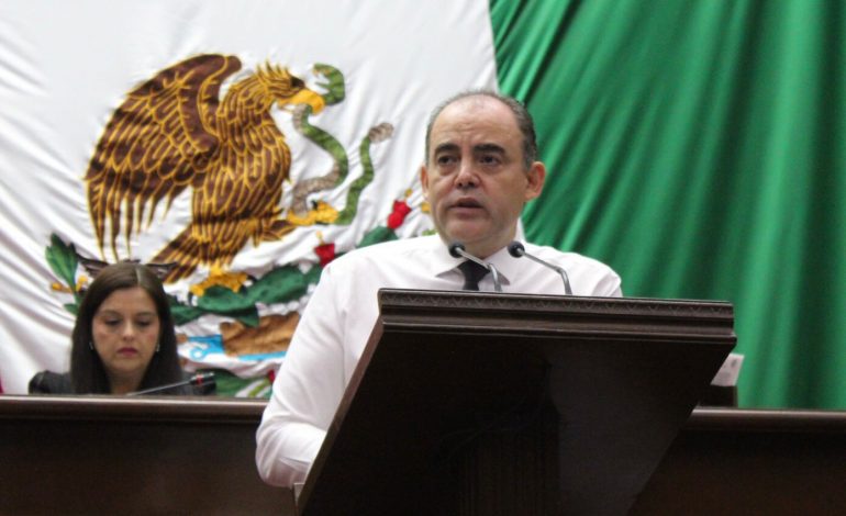 Baltazar Gaona propone tipificar el halconeo como delito en  Michoacán