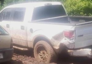 Un hombre fue asesinado a balazos y  encontrado sobre un camino de terracería que conduce de la cabecera municipal de Charo – Las Canoas.