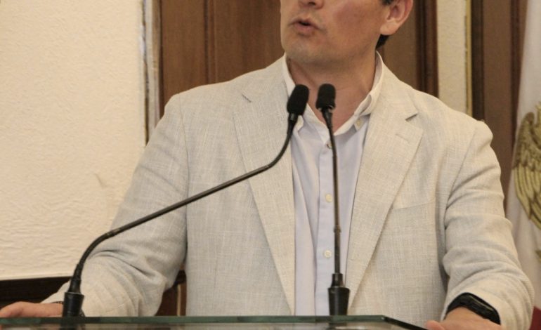 INICIA TOÑO IXTLÁHUAC CAMPAÑA INTENSA DE BACHEO EN LA HEROICA