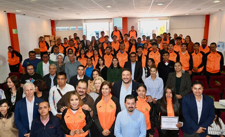 Cecytem reconoce a estudiantes destacados en deporte y ciencia