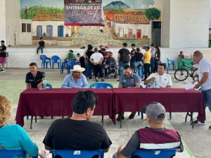 Sader refuerza salud animal con 16 mil vacunas y pomadas en 8 municipios