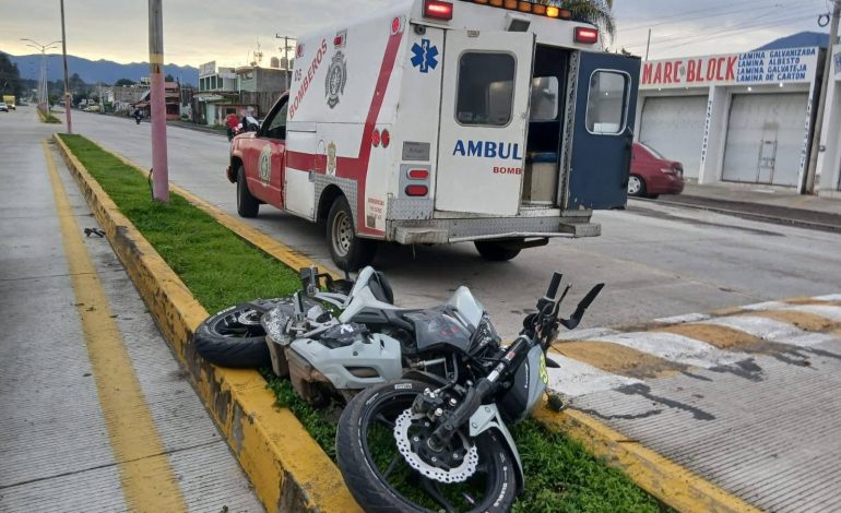 Motociclista Lesionado Tras Derrapar en la Carretera Zitácuaro-Toluca